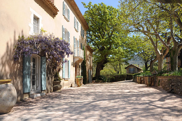 The Bastide of Chateau Grand Boise in the spring