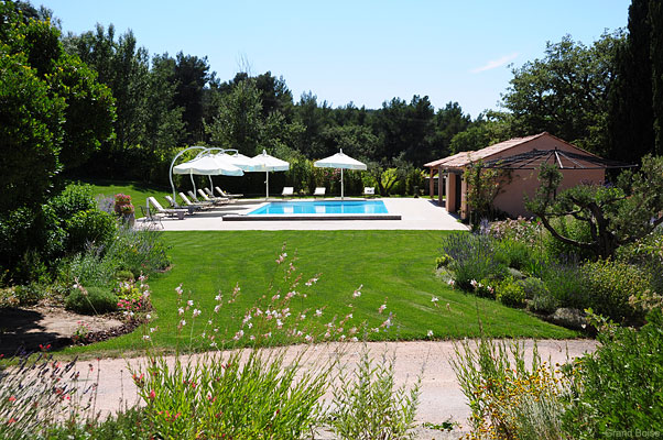 The swimming pool of the Bastide of Chateau Grand Boise